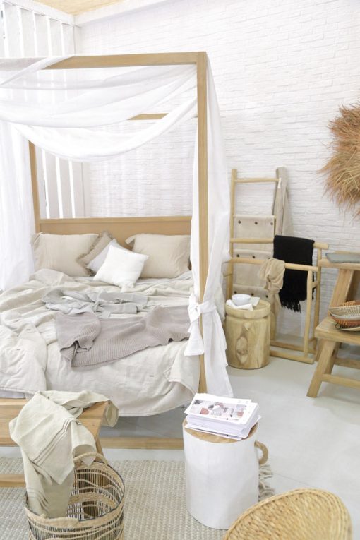 Teak Bed 164x212x200cm – Image 2