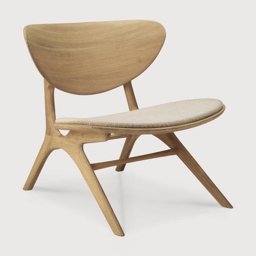 Eye lounge chair with seat cushion